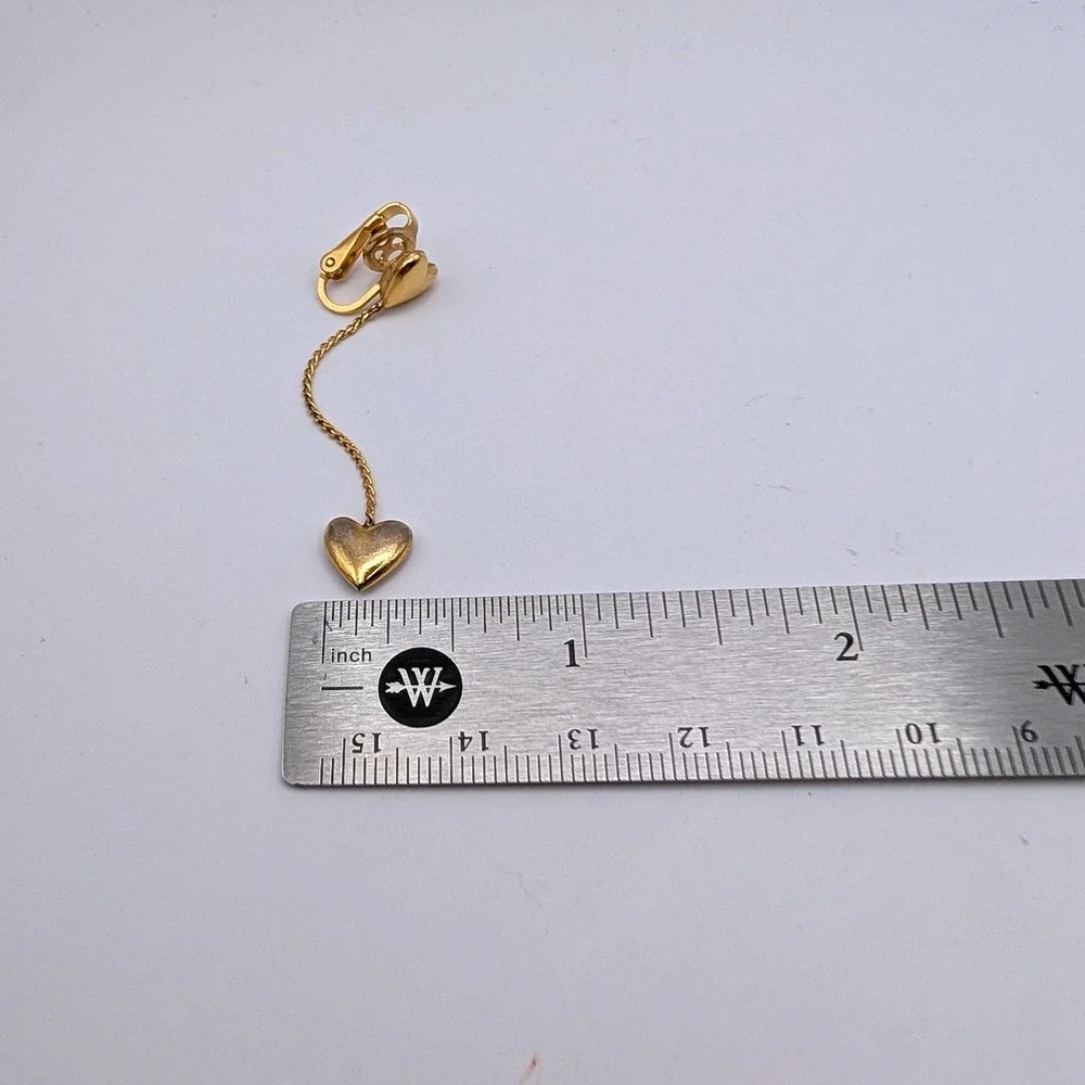 Vintage Trifari Gold Tone Double Heart Dangle Drop Clip On Earrings 3806